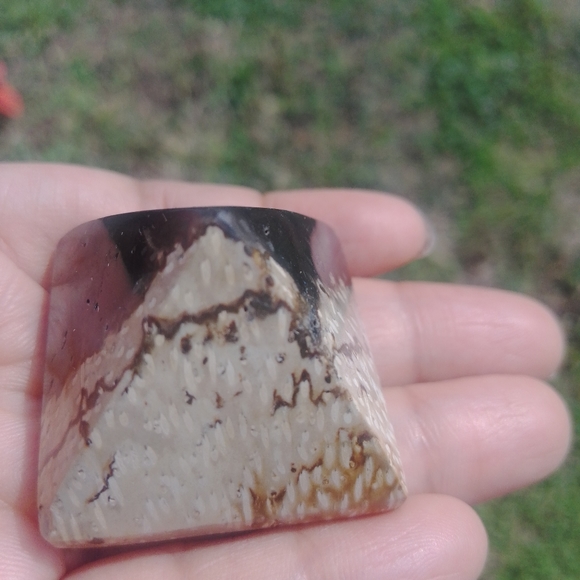 Palmroot pyramid - Picture 2 of 4